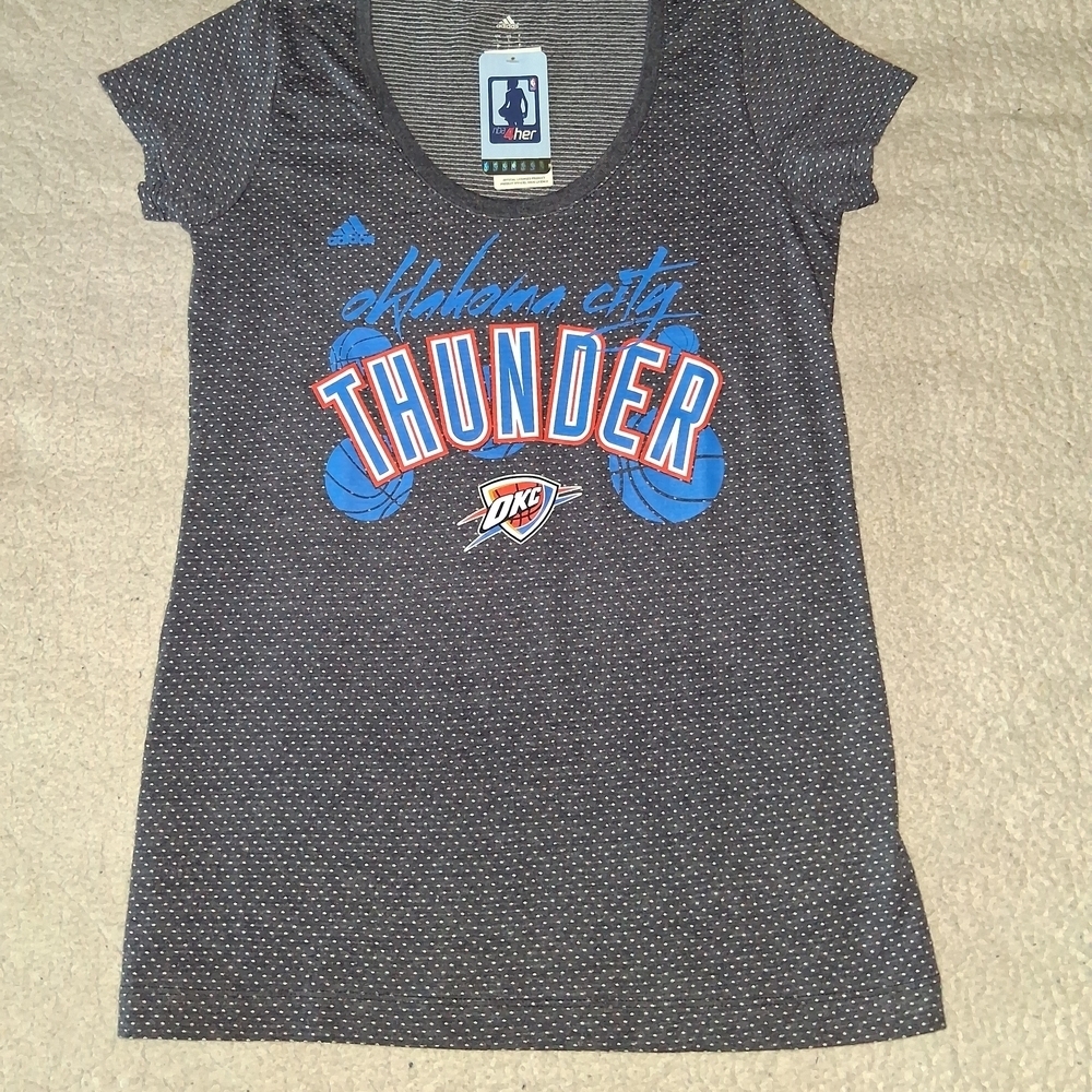 New Adidas Women's Gray Oklahoma City Thunder Tee
